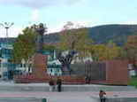 На площади Славы. Фото А. А. Обыночного. Октябрь 2005 г.